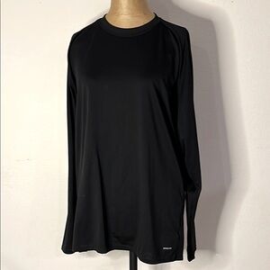 Patagonia L performance base layer capilene Black Long Sleeve Shirt great cond